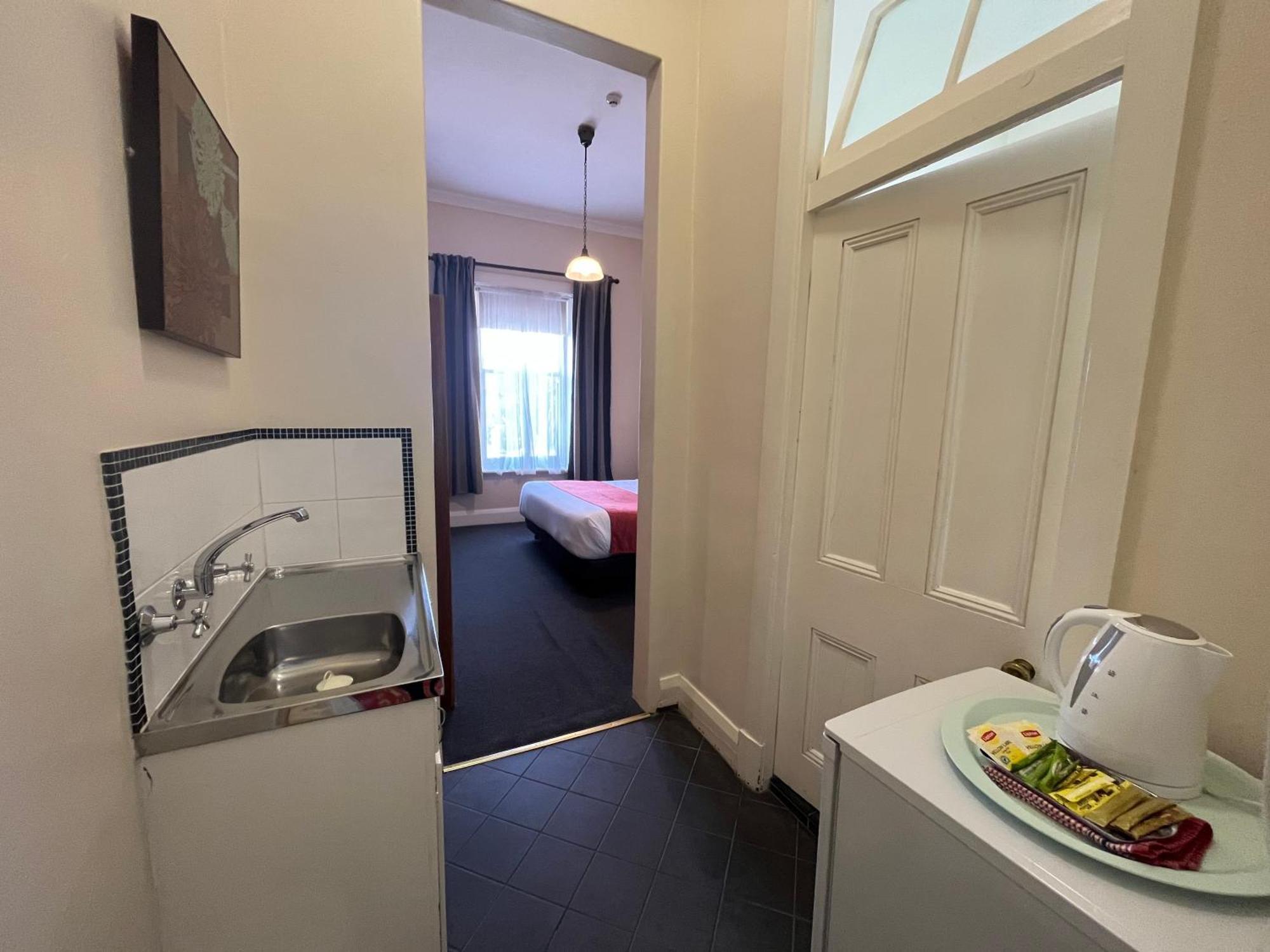 Princes Lodge Motel Adelaide Bagian luar foto